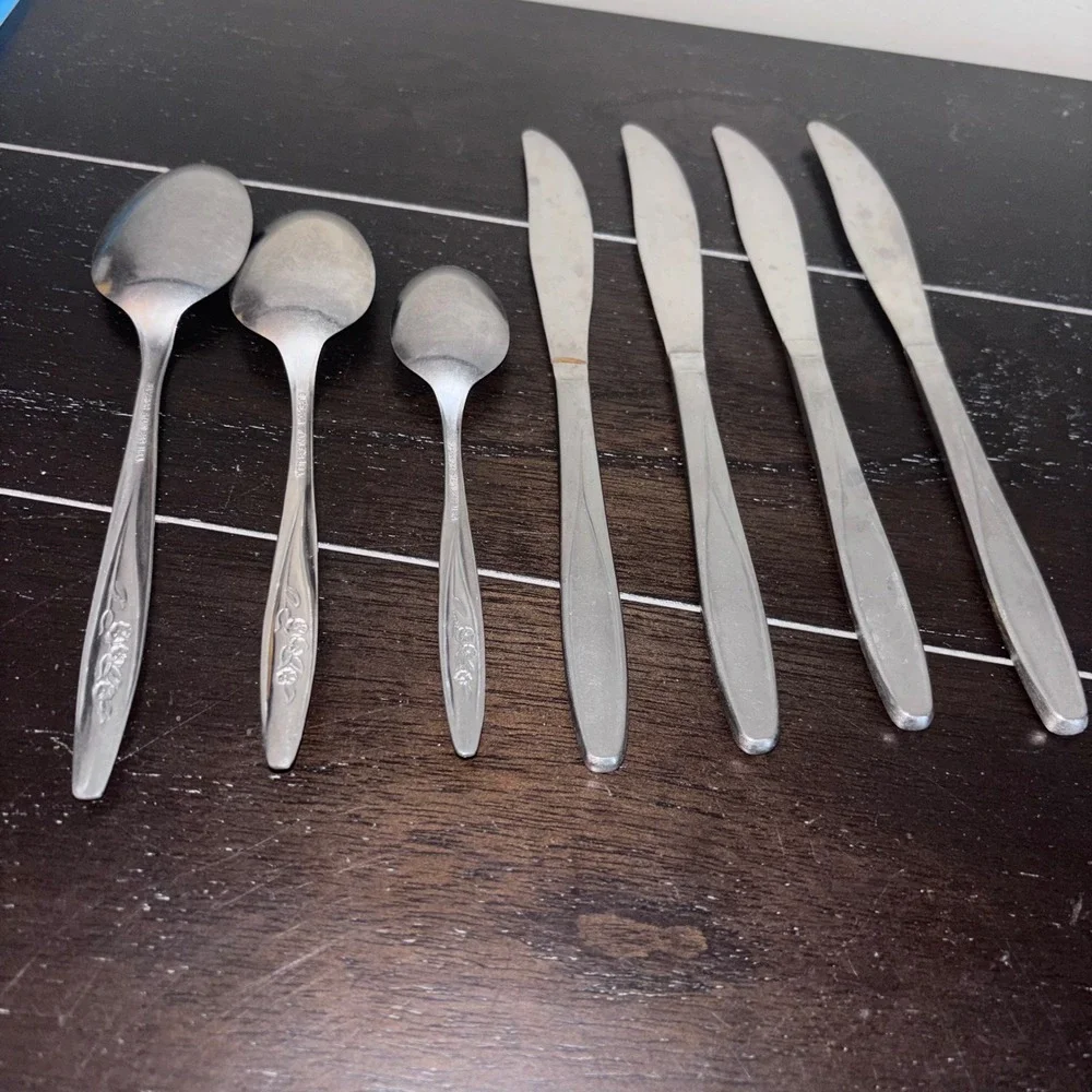 Superior Stainless USA | RADIANT ROSE Set | 4 Spoons, 2‎ tsp, 6 Knives, 1 Fork